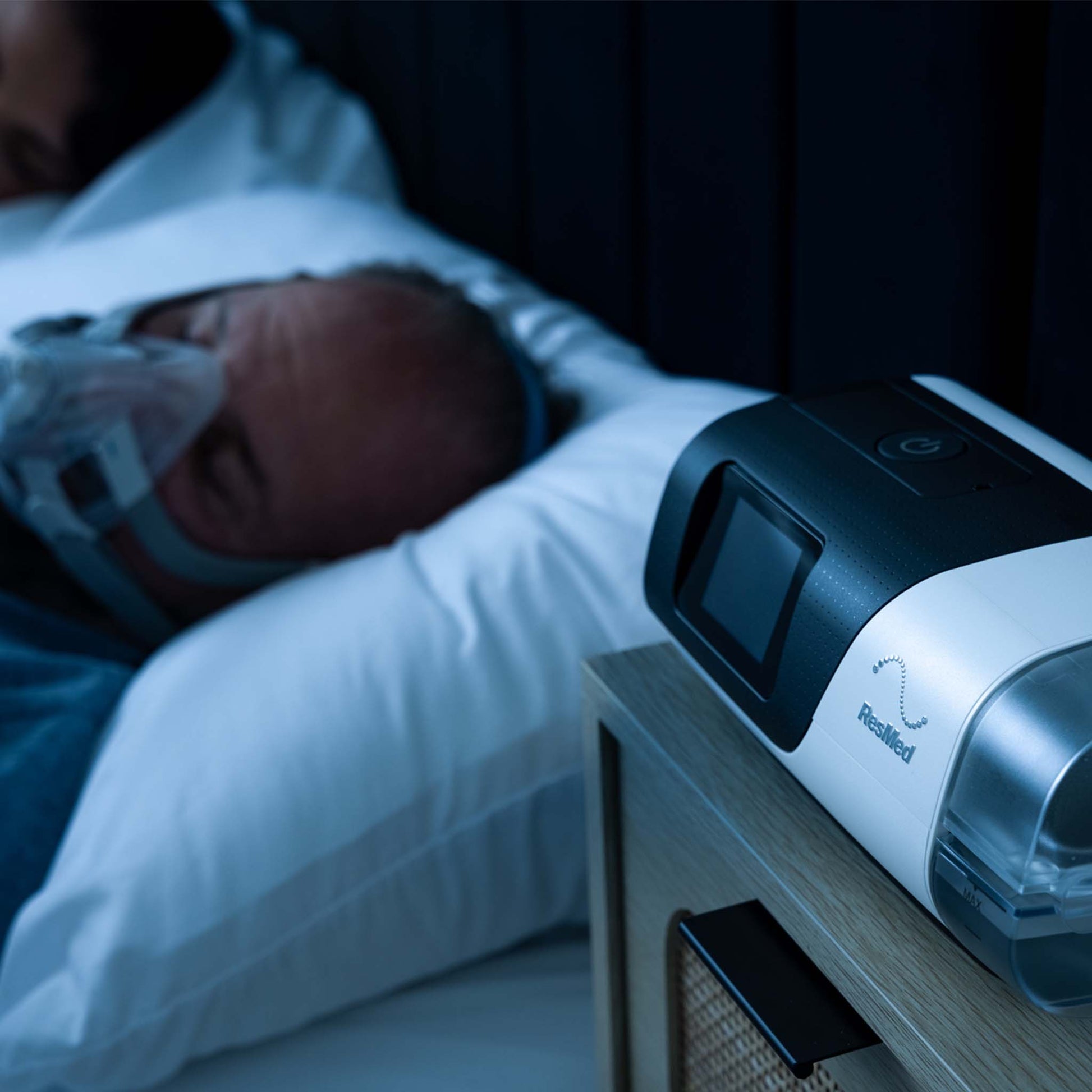 ResMed AirSense 11 with AirFit F20