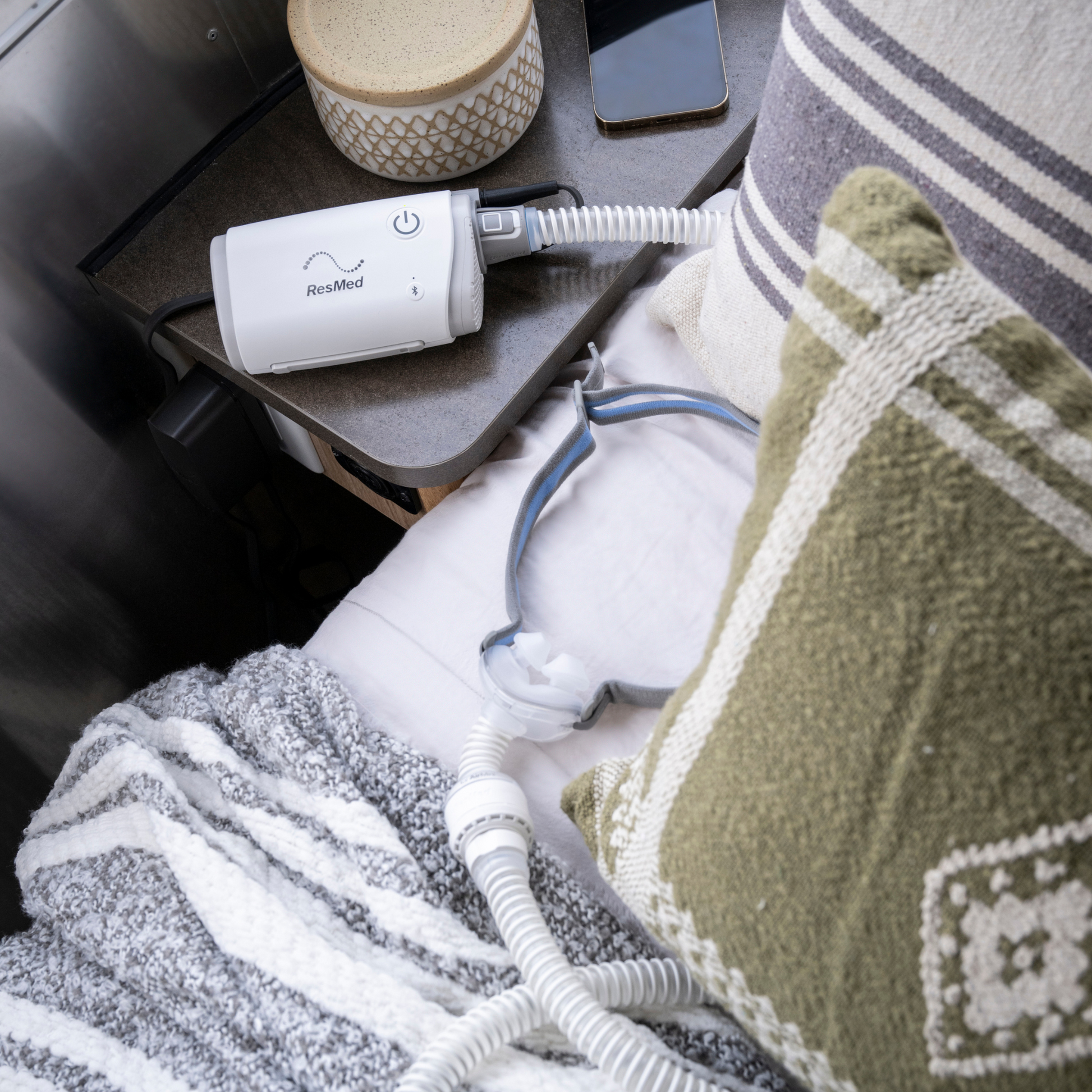 ResMed AirMini with AirFit P10 Nasal Pillow Mask Bundle